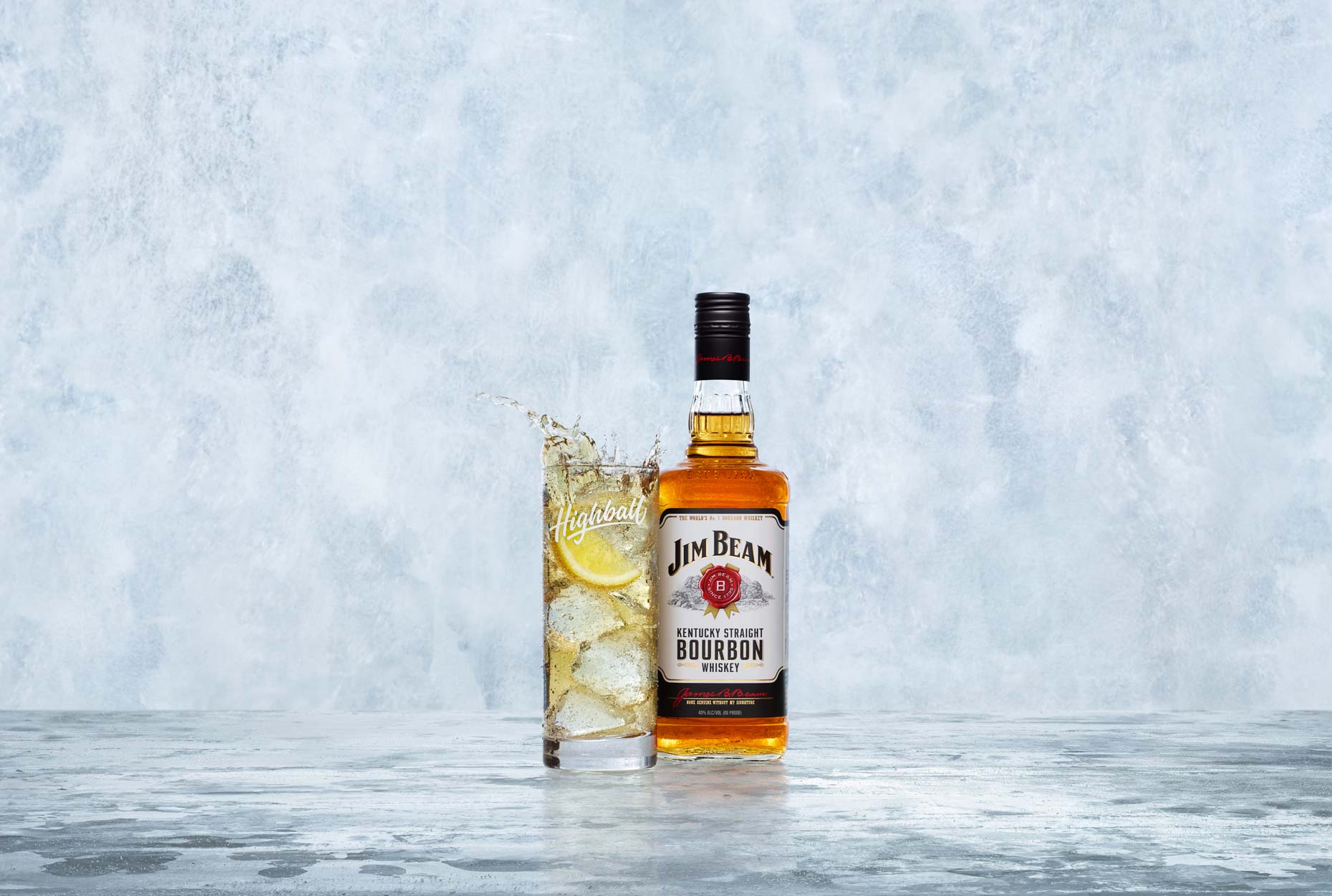 KHBw03886_Jim-Beam_JBW_Bottle_Glass_BG_R5